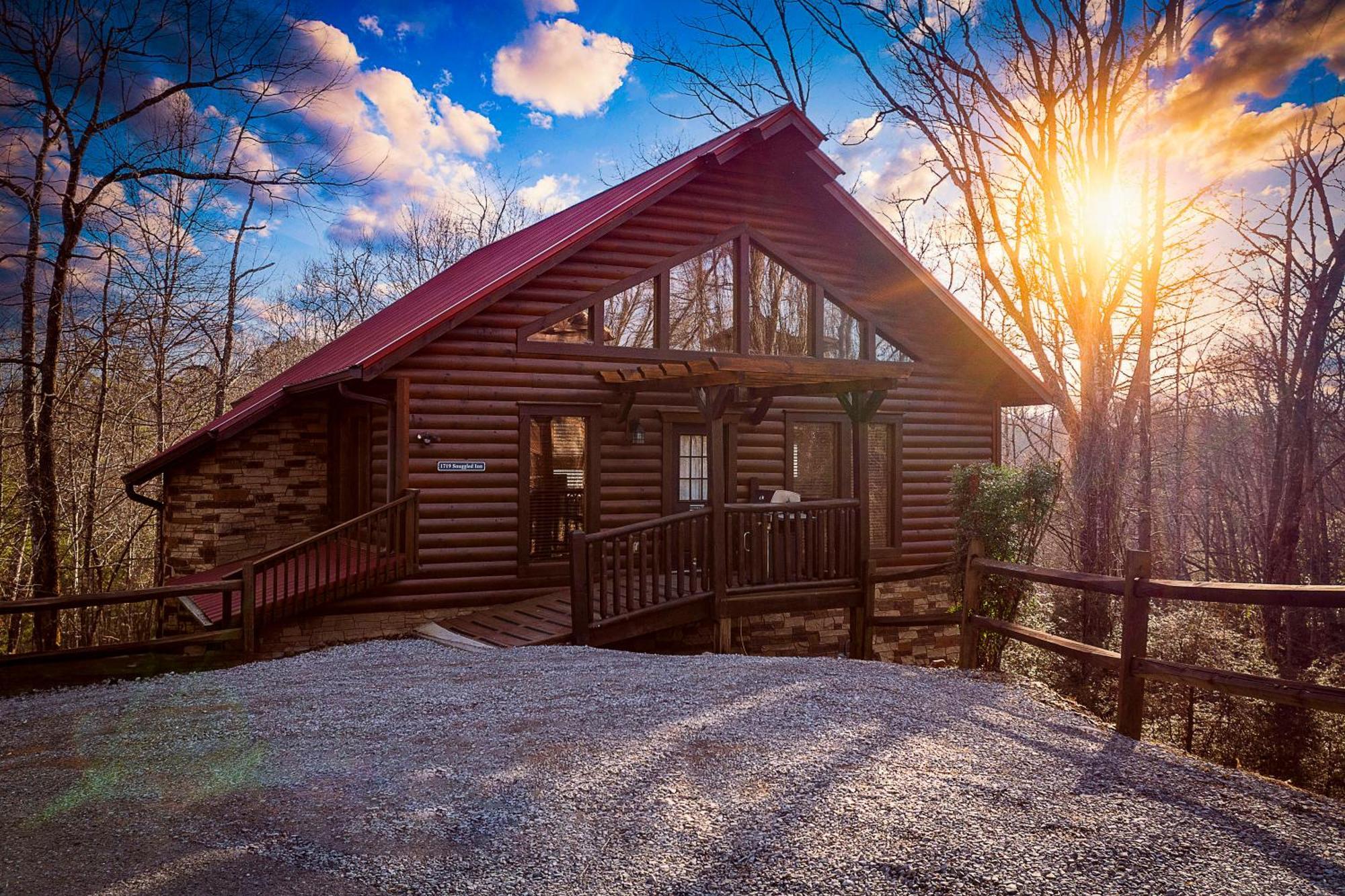 Snuggled Inn Holiday Home Gatlinburg Exterior photo